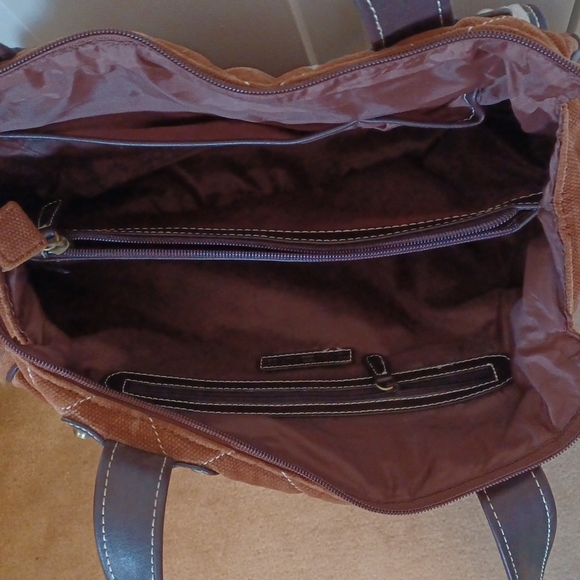 Tommy Hilfiger brown larger purse - Picture 5 of 6
